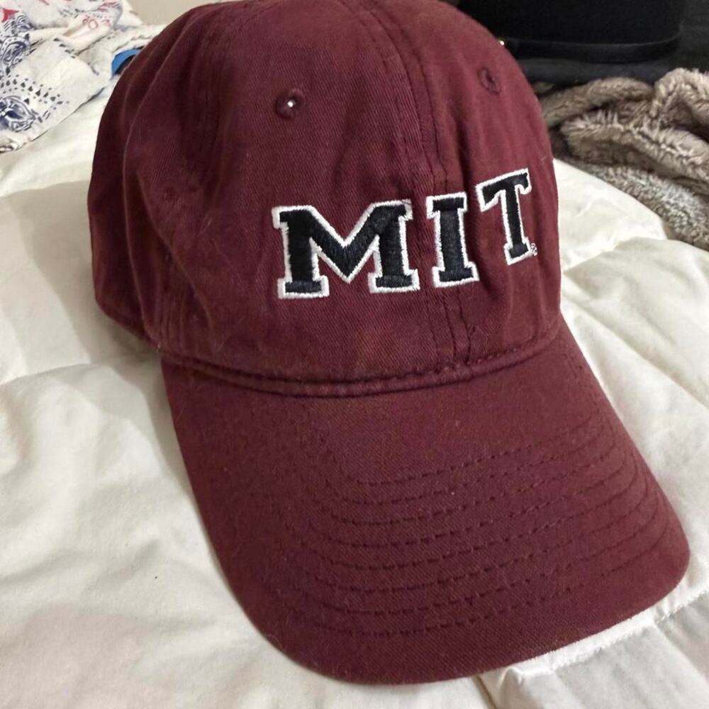 Mit engineers champion burgundy baseball